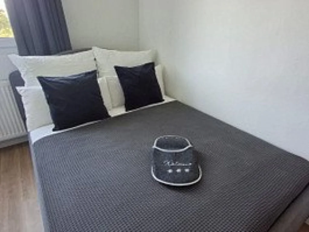 Möbliertes Zimmer